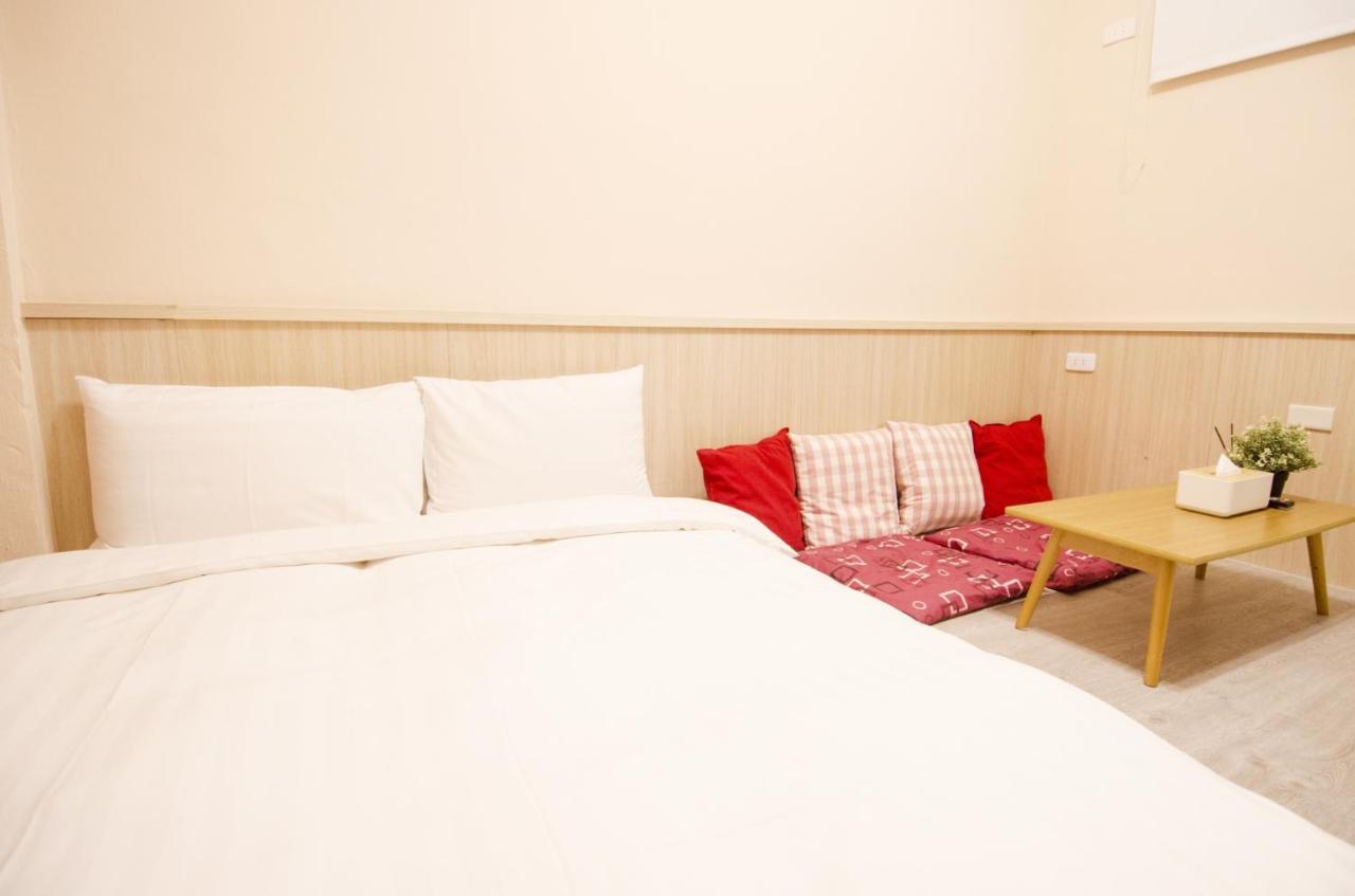 Tt Guesthouse旅人時光民宿 Тайнань Экстерьер фото